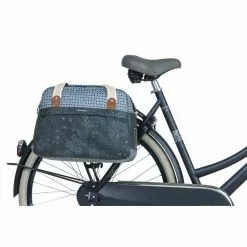 Basil Boh&egrave;me Fahrrad-Schultertasche, Indigo Blau Hook On System, Wasserabweisend, Volumen: 18 Liter -E-BIKE shop basil boheme fahrrad schultertasche indigo blau hook on system wasserabweisend volumen 18 liter5