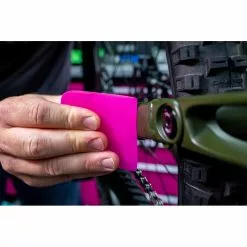 Muc-Off Application Squeegee 8 Muc-Off Application Squeegee -E-BIKE shop muc off application squeegee3